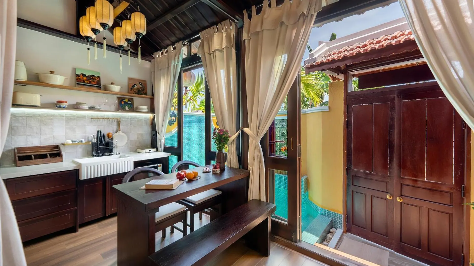 Hoi An Wooden Retreat In Town Villa